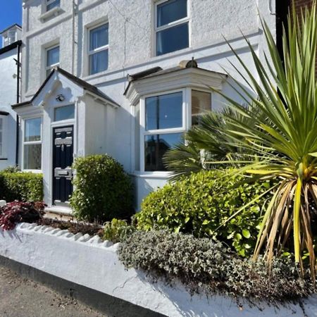 Spacious 4-Bed Beach Retreat For Families Steps From The Shore In Pevensey Bay Экстерьер фото