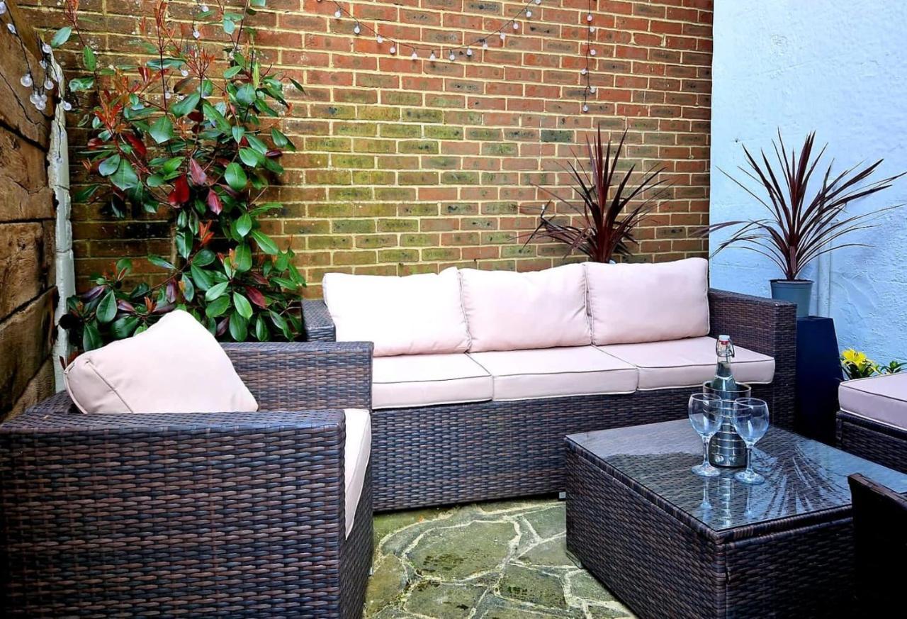 Spacious 4-Bed Beach Retreat For Families Steps From The Shore In Pevensey Bay Экстерьер фото