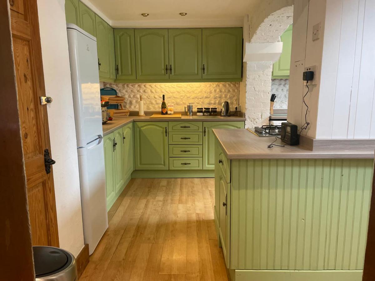 Spacious 4-Bed Beach Retreat For Families Steps From The Shore In Pevensey Bay Экстерьер фото