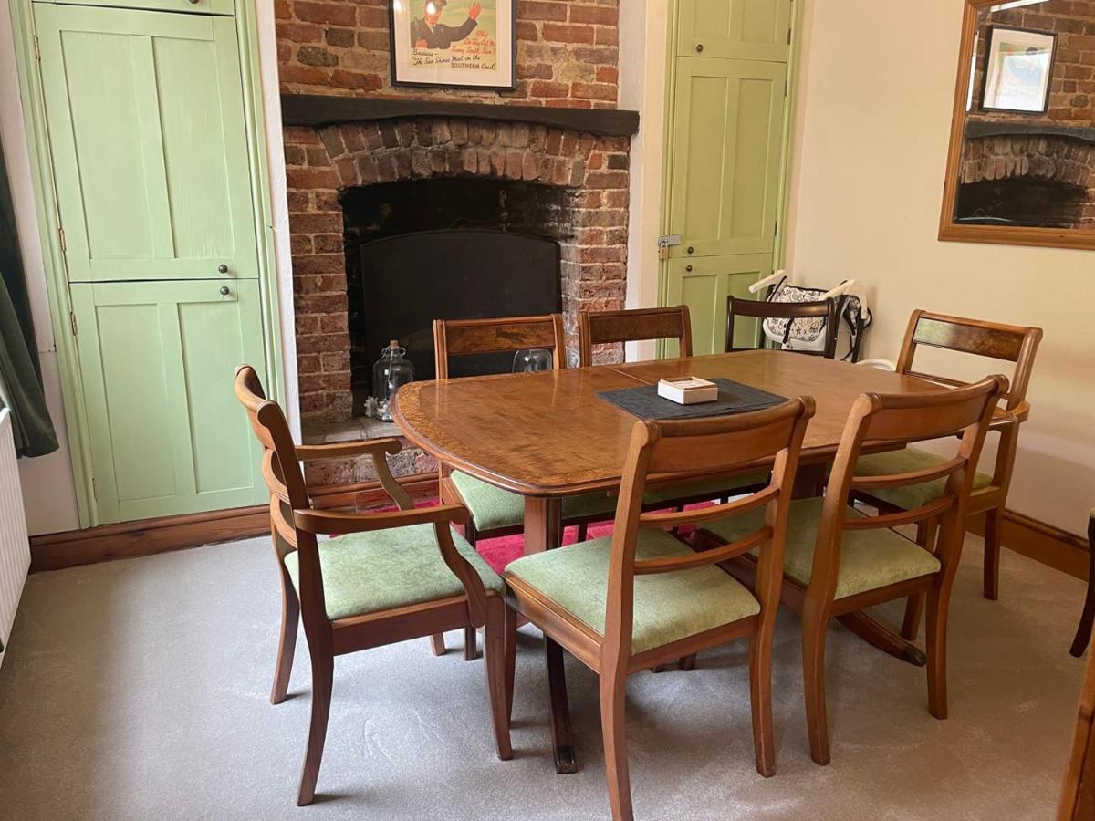 Spacious 4-Bed Beach Retreat For Families Steps From The Shore In Pevensey Bay Экстерьер фото