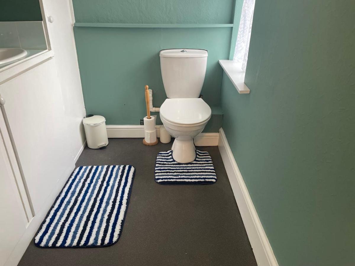 Spacious 4-Bed Beach Retreat For Families Steps From The Shore In Pevensey Bay Экстерьер фото