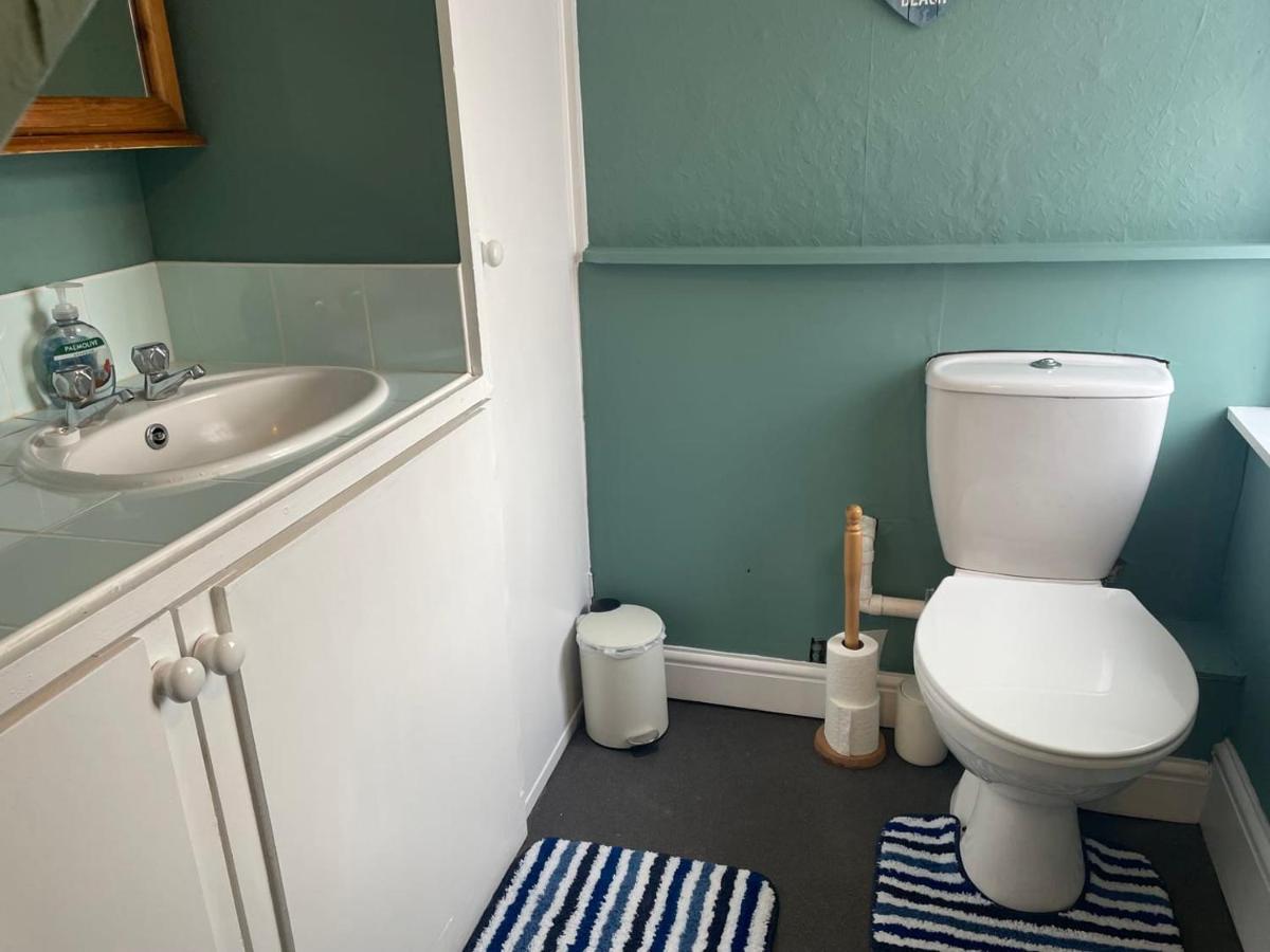 Spacious 4-Bed Beach Retreat For Families Steps From The Shore In Pevensey Bay Экстерьер фото