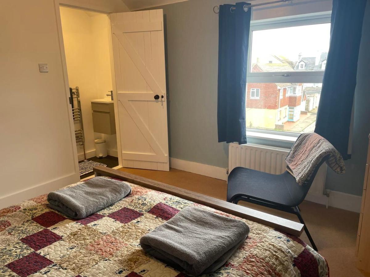 Spacious 4-Bed Beach Retreat For Families Steps From The Shore In Pevensey Bay Экстерьер фото