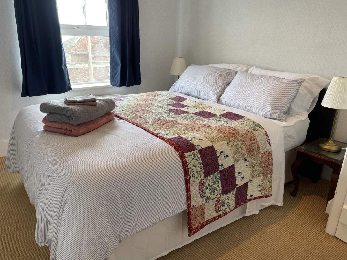 Spacious 4-Bed Beach Retreat For Families Steps From The Shore In Pevensey Bay Экстерьер фото