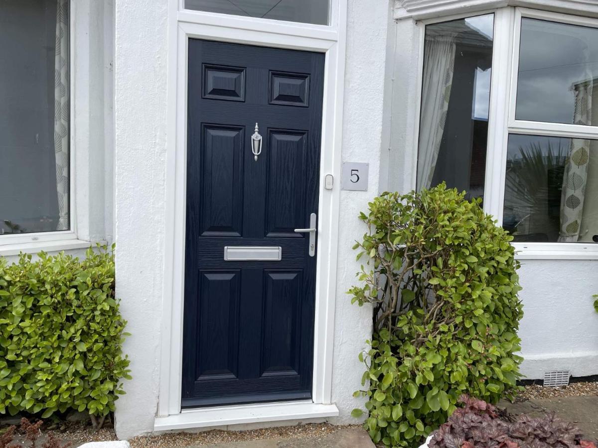 Spacious 4-Bed Beach Retreat For Families Steps From The Shore In Pevensey Bay Экстерьер фото