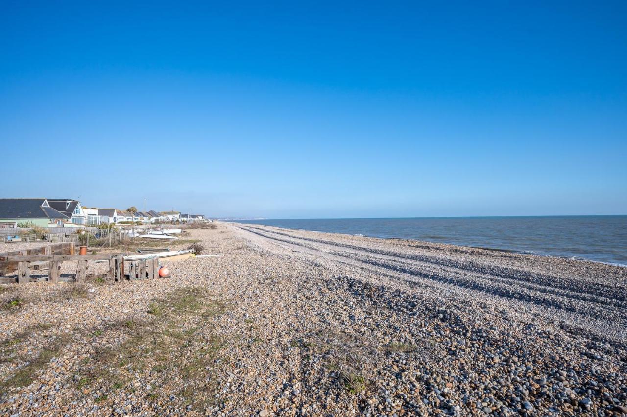 Spacious 4-Bed Beach Retreat For Families Steps From The Shore In Pevensey Bay Экстерьер фото