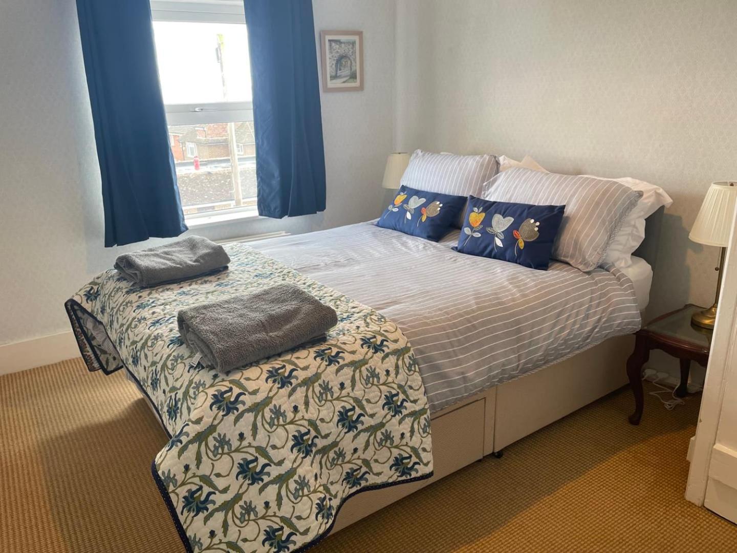 Spacious 4-Bed Beach Retreat For Families Steps From The Shore In Pevensey Bay Экстерьер фото